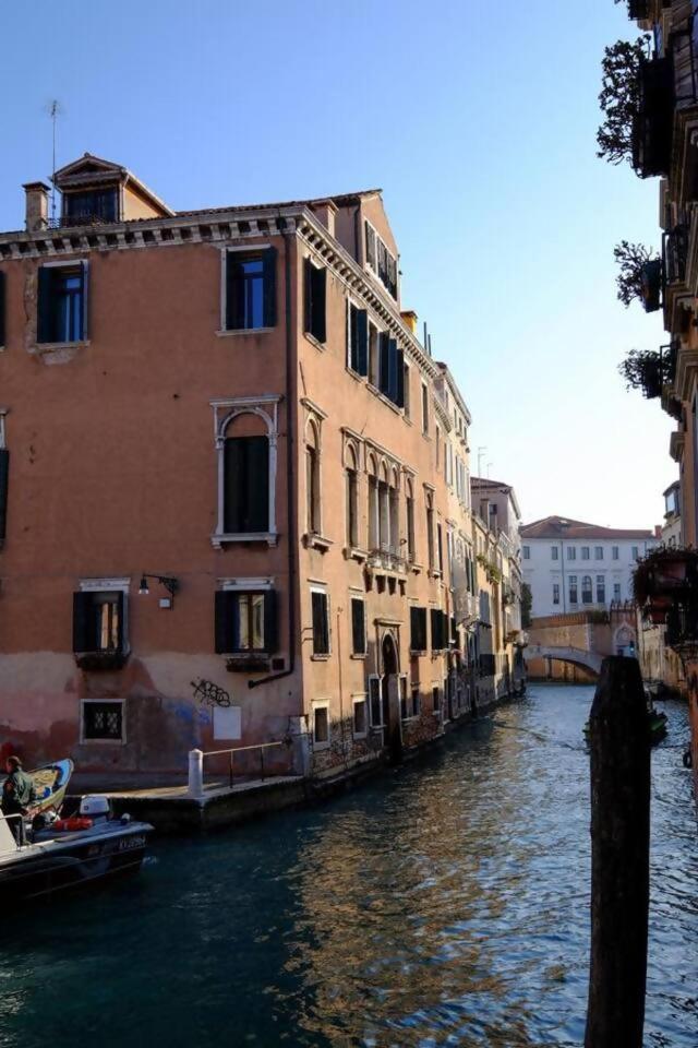 Rio Ca Foscari A San Pantalon Apartment Venesia Bagian luar foto