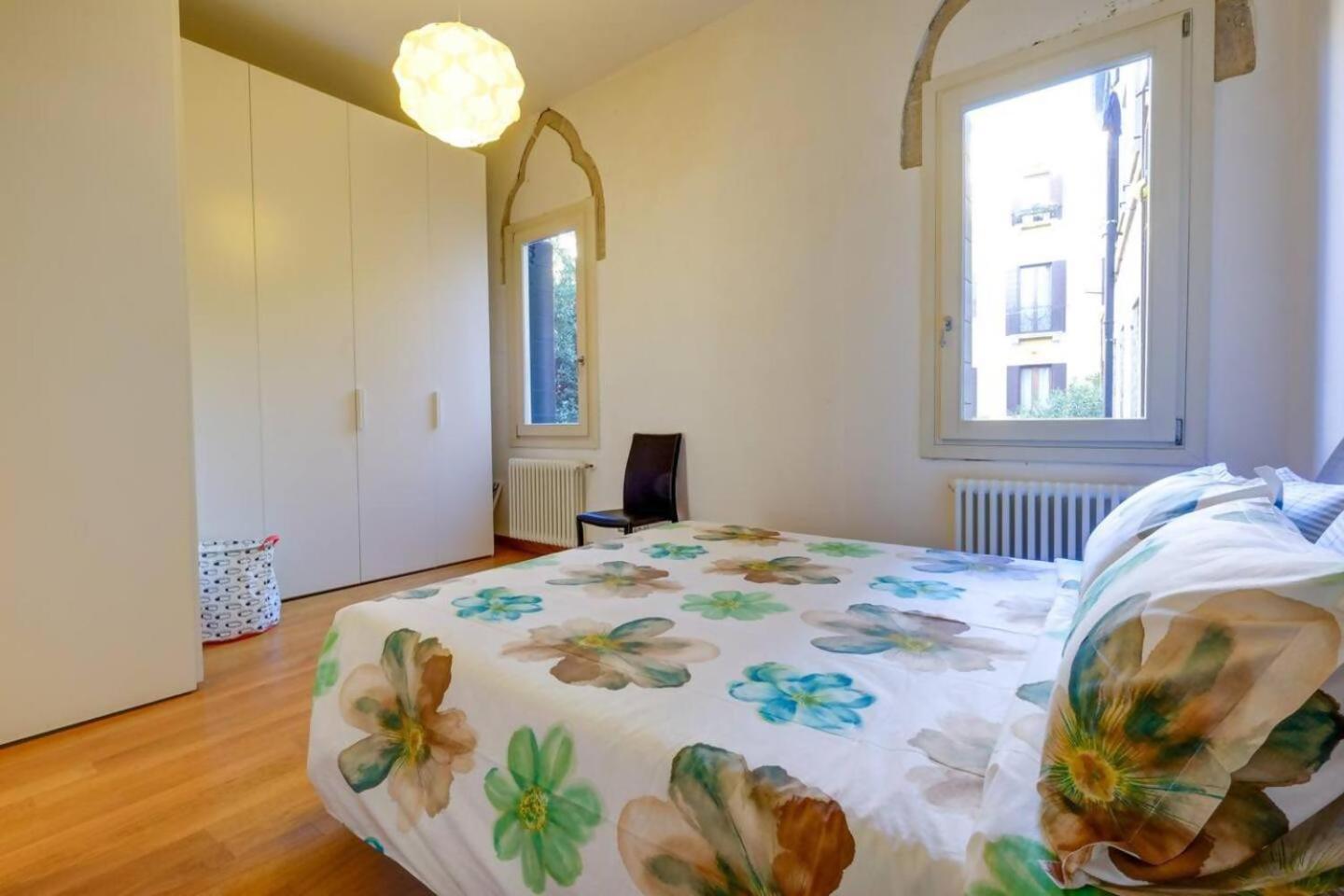 Rio Ca Foscari A San Pantalon Apartment Venesia Bagian luar foto