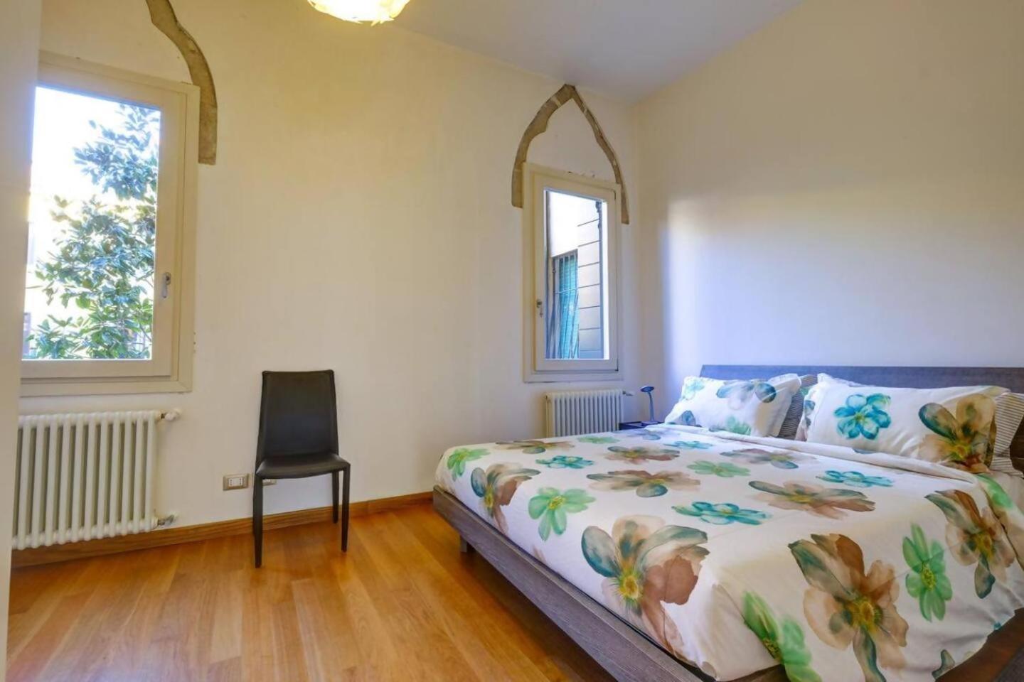 Rio Ca Foscari A San Pantalon Apartment Venesia Bagian luar foto